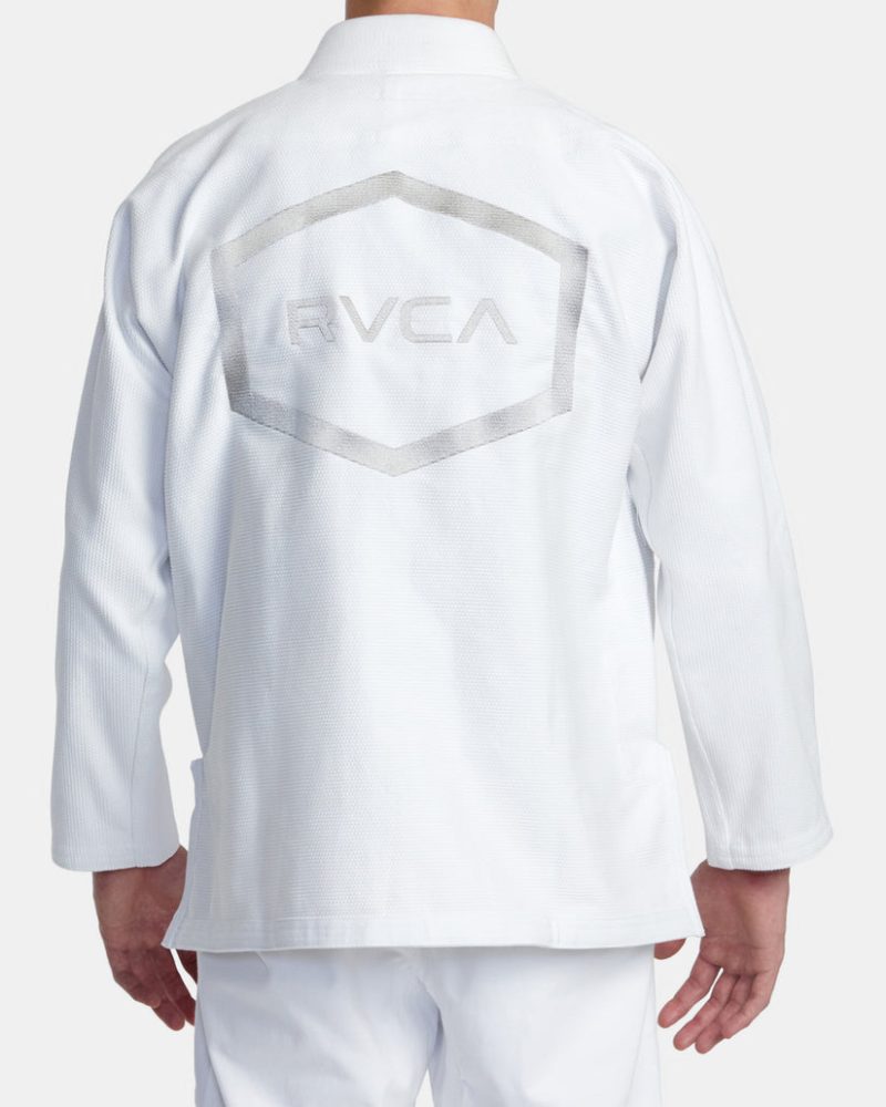 avyki03007 rvca 2Cw wht bck1