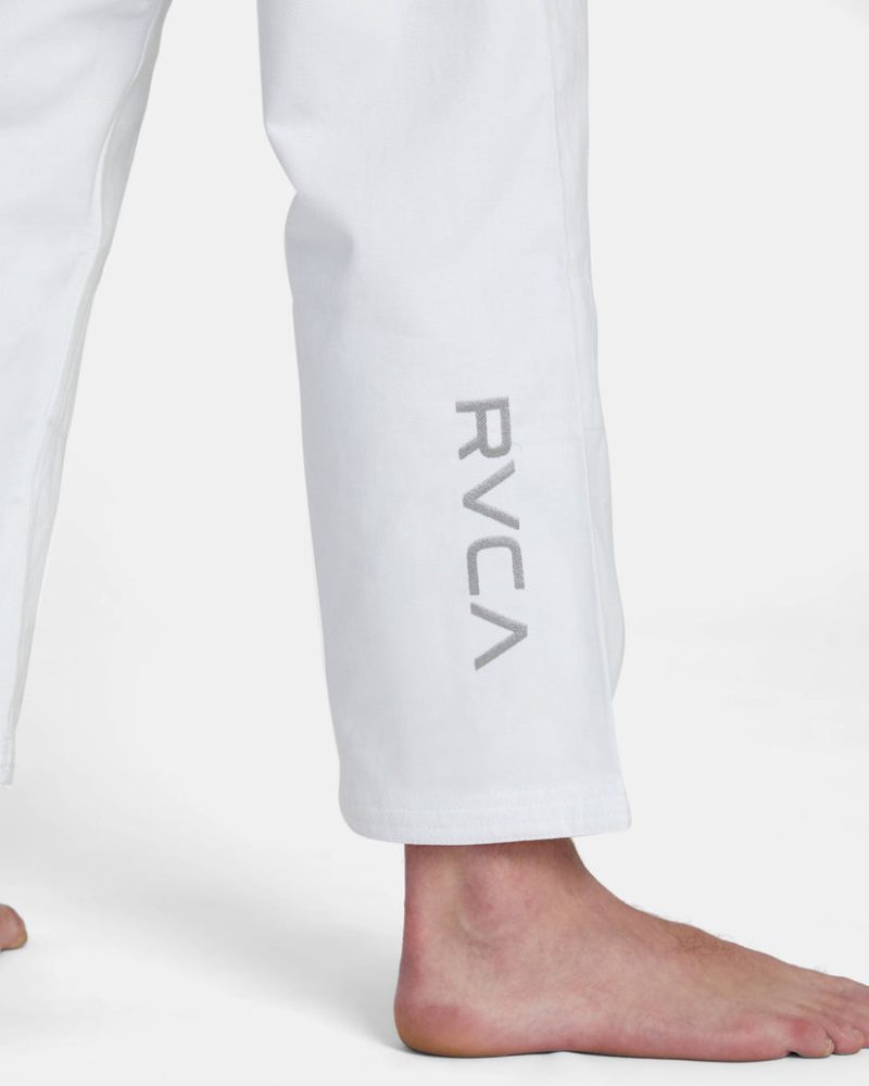 avyki03007 rvca 2Cw wht dtl3